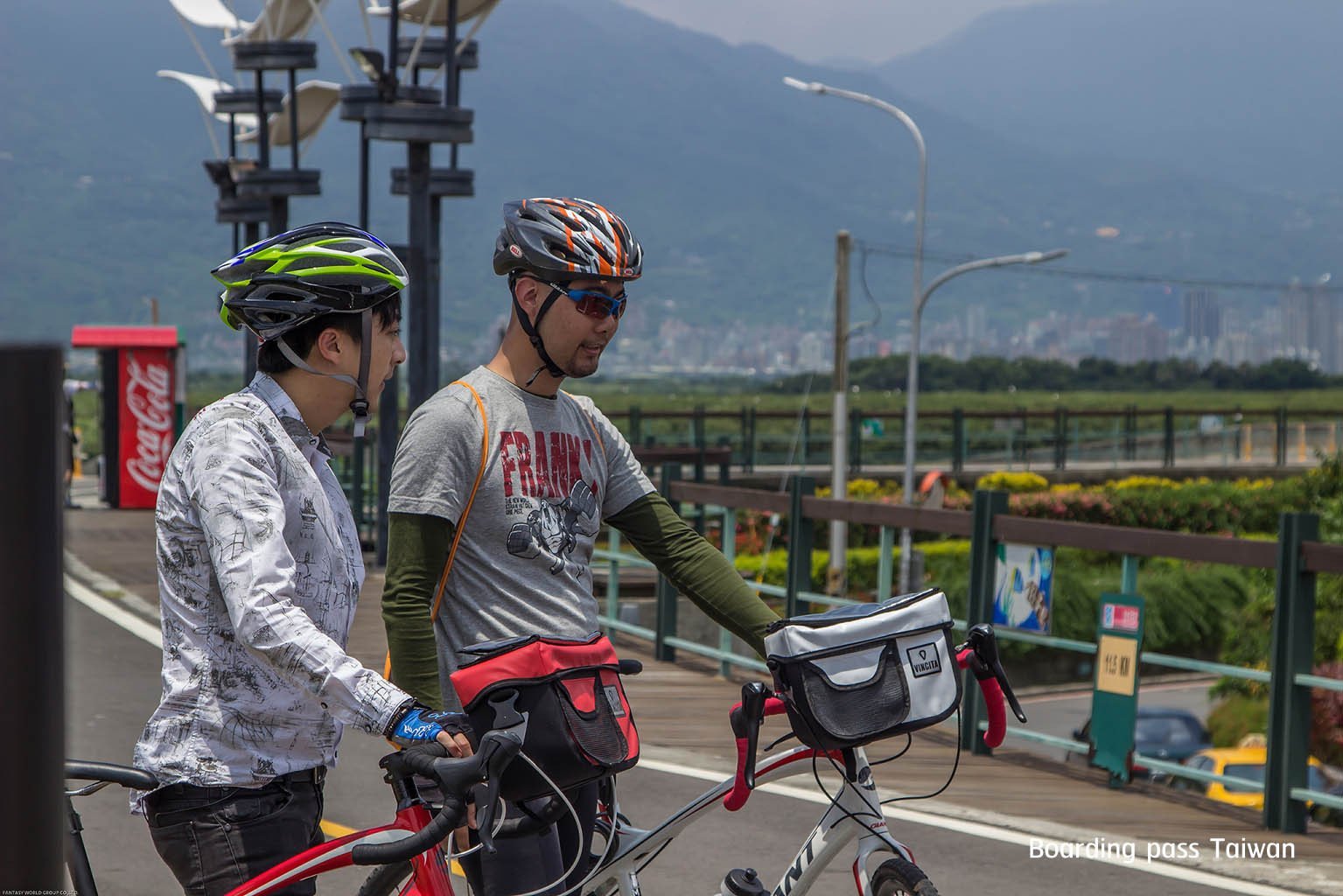 Vincita Co., Ltd. bicycle bag B010WP-A Waterproof Handlebar Bag