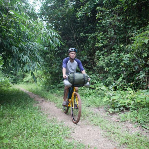 Vincita Co., Ltd. bicycle bag B012BP Strada Bikepacking Handlebar Bag