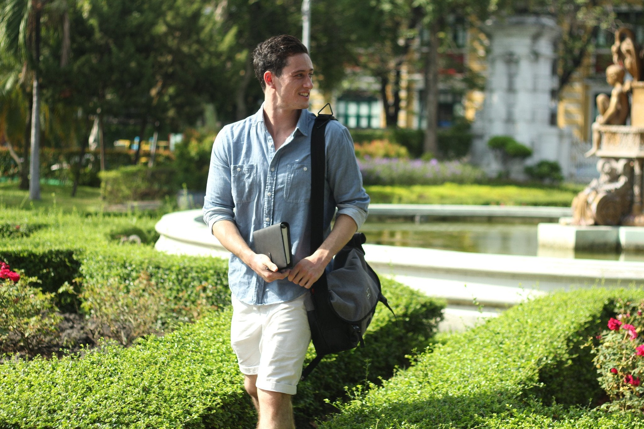 Vincita Co., Ltd. Accessories B205 Messenger Bag