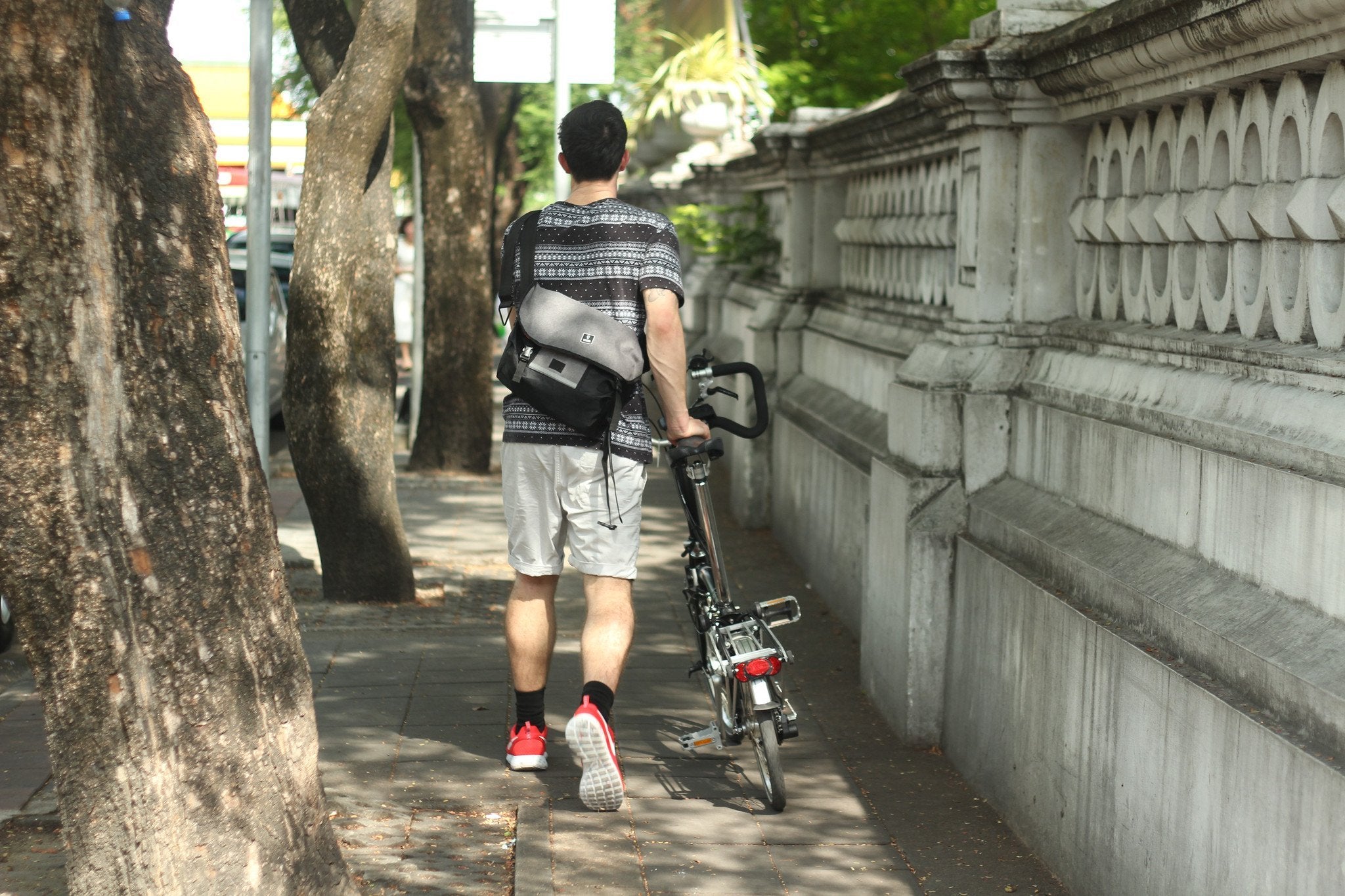 Vincita Co., Ltd. Accessories B205 Messenger Bag