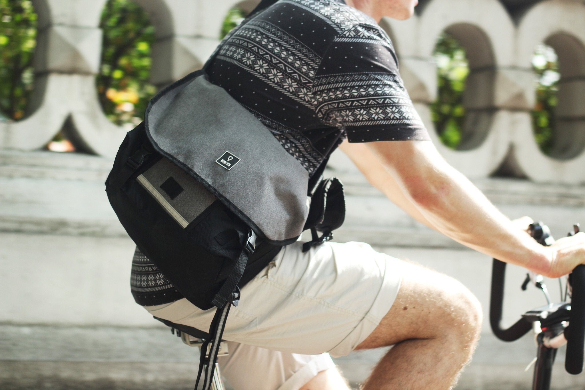 Vincita Co., Ltd. Accessories B205 Messenger Bag