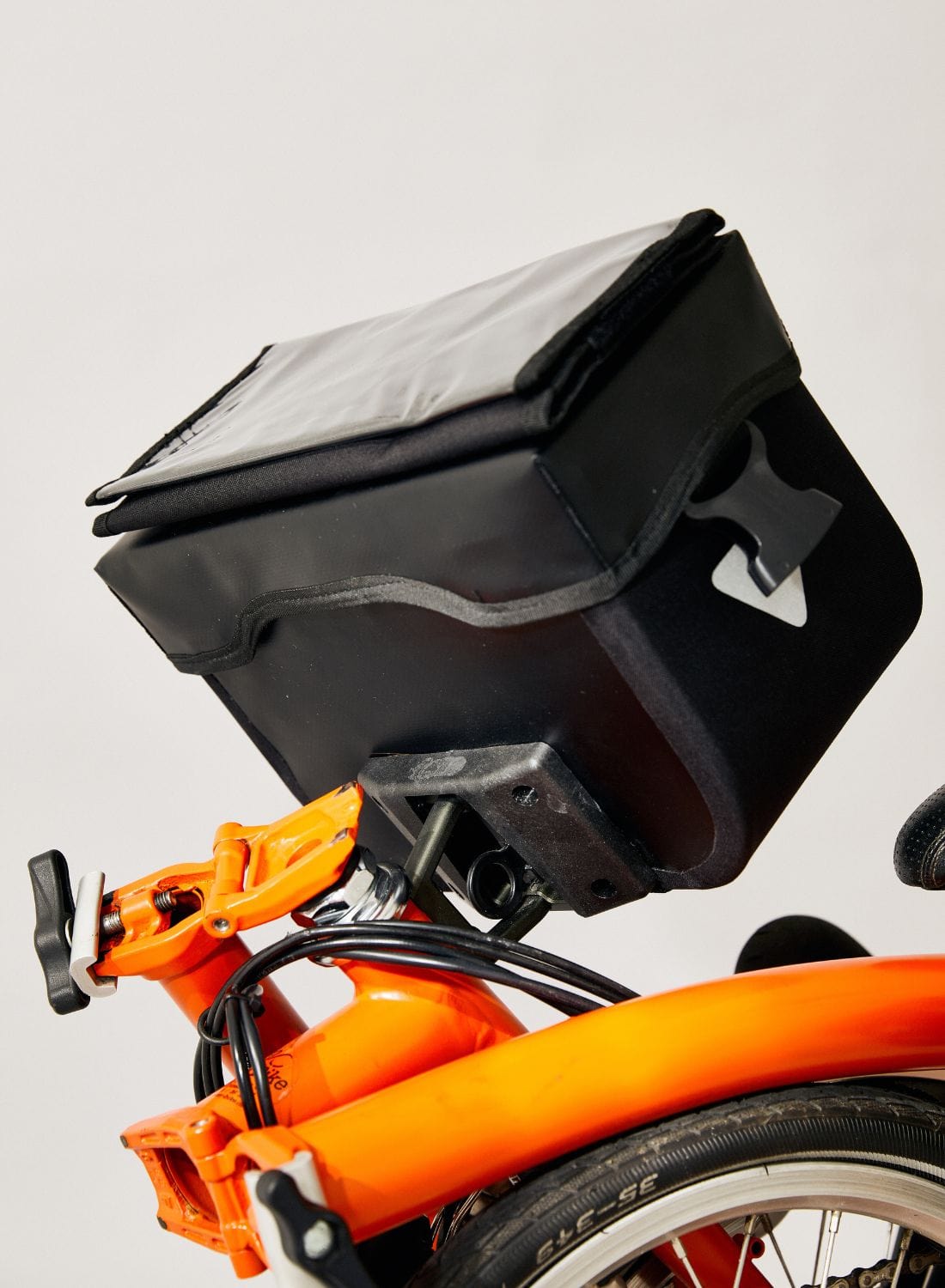 Vincita Co., Ltd. Hydra Waterproof Front Bag